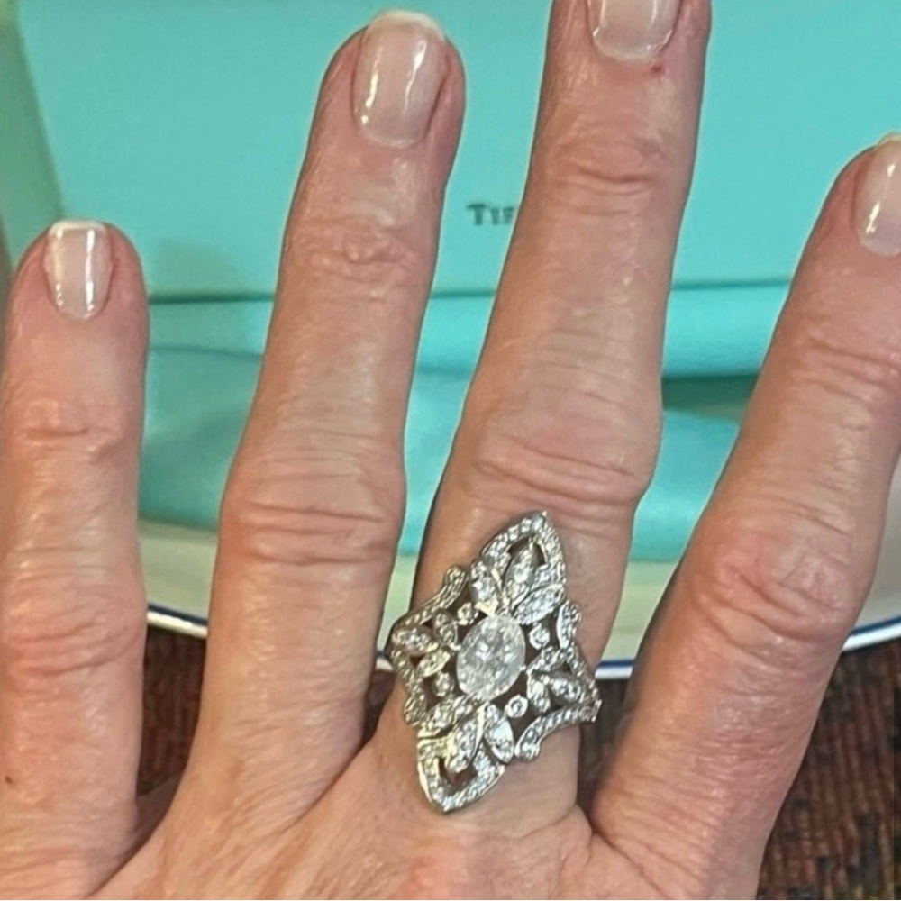 New Gorgeous Victorian White Gold
Plated Ring